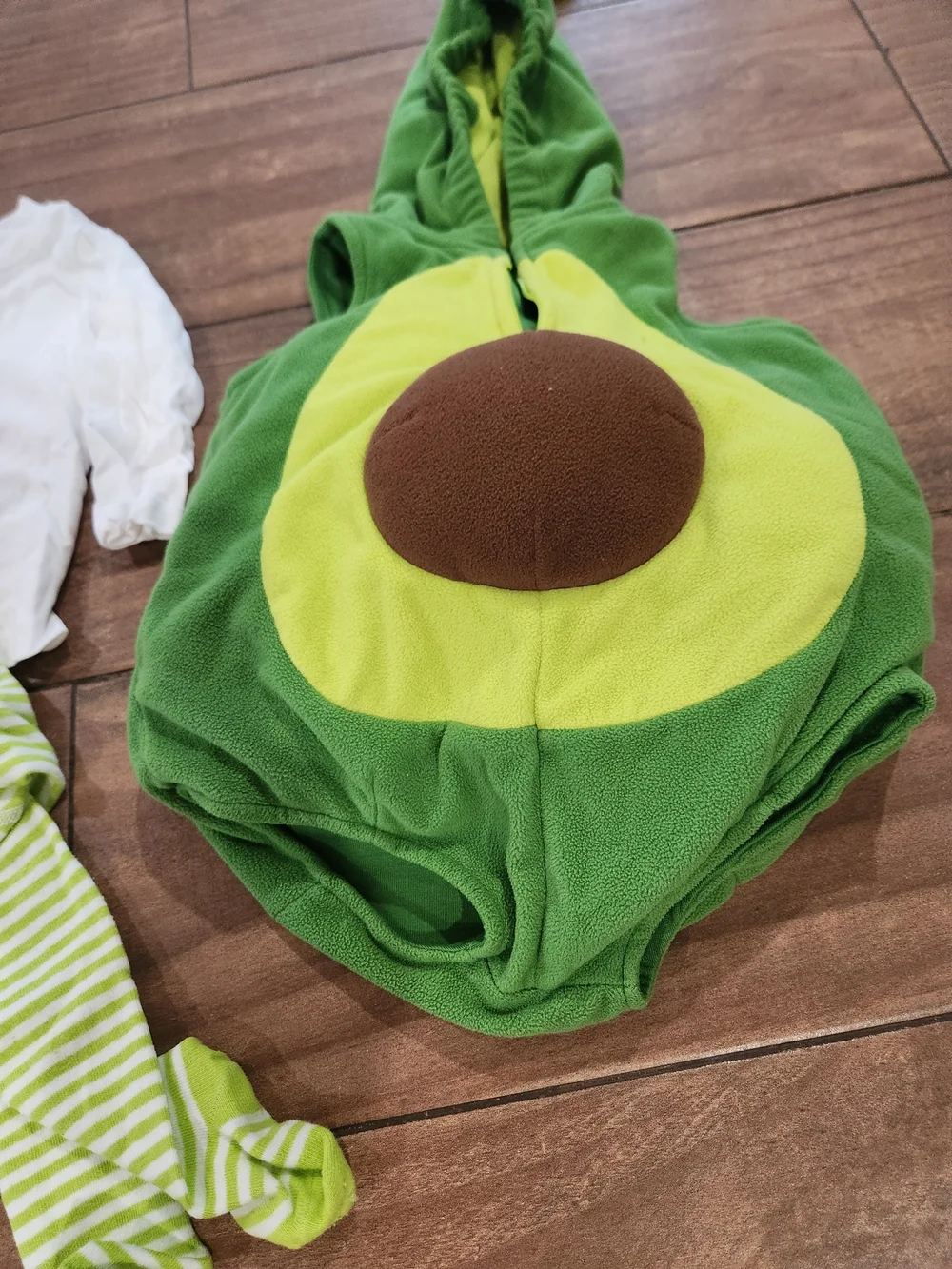 Carter's avocado Halloween costume size  12m